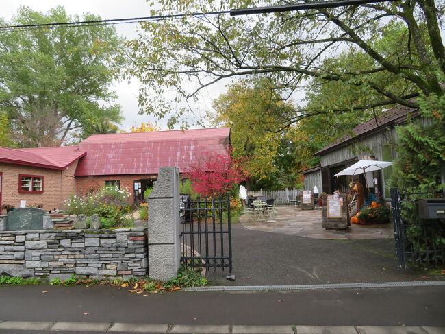 ペンションを慌しく出たのは、1日3往復しかしていないバスに絶対乗りたかったから。<br />上野ファームです。<br />今年の営業は10月17日まで。最後の平日です。