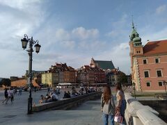 旧王宮と王宮広場
ワルシャワ観光の目玉はここでしょう。観光客が沢山いました。
