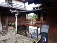 ここでお茶したかったな。
「五十鈴川カフェ」

五十鈴川沿いの建物は想像以上に素敵。