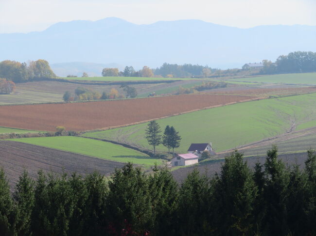 さあ、定番のサイクリングです。<br />もう、何度も載せてます。<br />赤屋根の家。