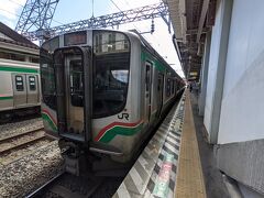 郡山からは磐越西線の普通列車に乗って会津若松へ。
