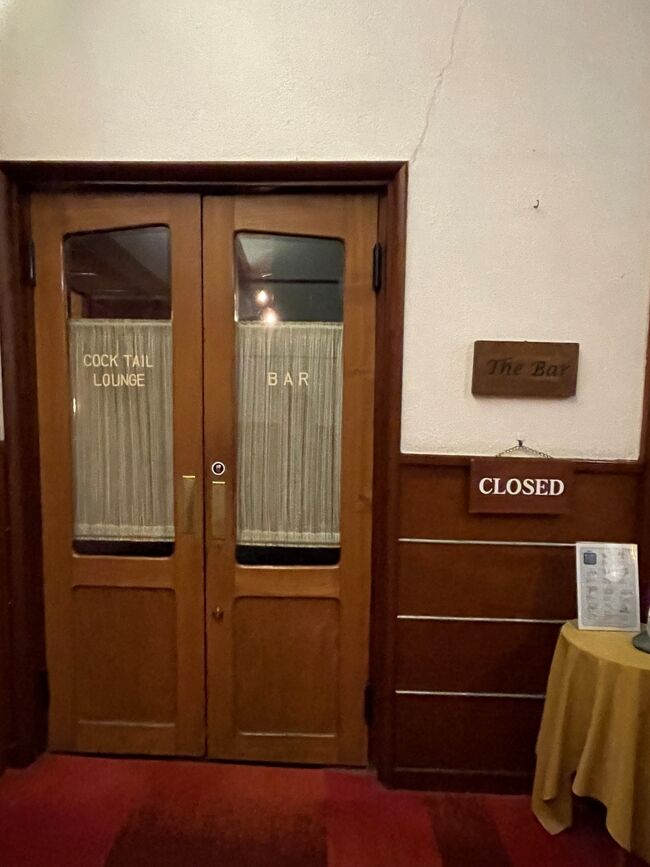 1階にあるバー。夜にお邪魔するつもりがおしゃべりに夢中で行けませんでした。