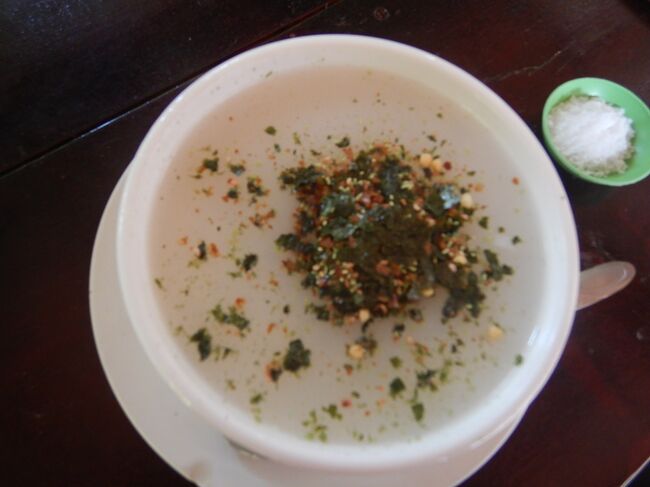 2月8日。<br />昼食のお粥。ふりかけはは日本から持参したもの。<br />