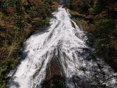 湯滝

水の勢いがスゴイです！