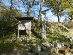 三春城跡の案内板と「舞鶴城址」の石碑がありました。
三春城の別名は舞鶴城なのですね(^^♪