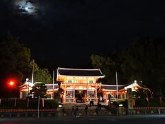 八坂神社の夜景です