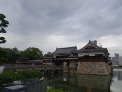 広島城に向かいます
