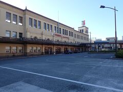 近鉄宇治山田駅
駅舎は１９３１年建設当時の面影をそのまま残しています。
レトロな雰囲気。
内部も素敵みたいです。

