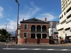 旧下関英国領事館、1906年(明治39年)に竣工した煉瓦造2階建。
国内最古の領事館用途の建築。