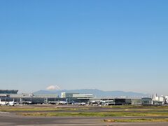ラウンジからは富士山も見えていい1日のスタートになりました。