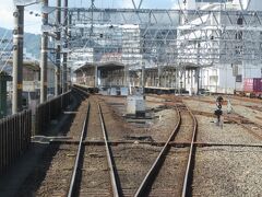 2021.10.02　浜松ゆき普通列車車内
静岡に到着。席があいたので座ろう。