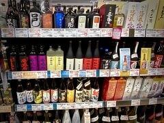 【成田イオンをウロウロ】

いつも、現地で恋い焦がれて....

日本料理屋とかで、高い金額を出して飲んでいる「日本酒」も「焼酎」も...