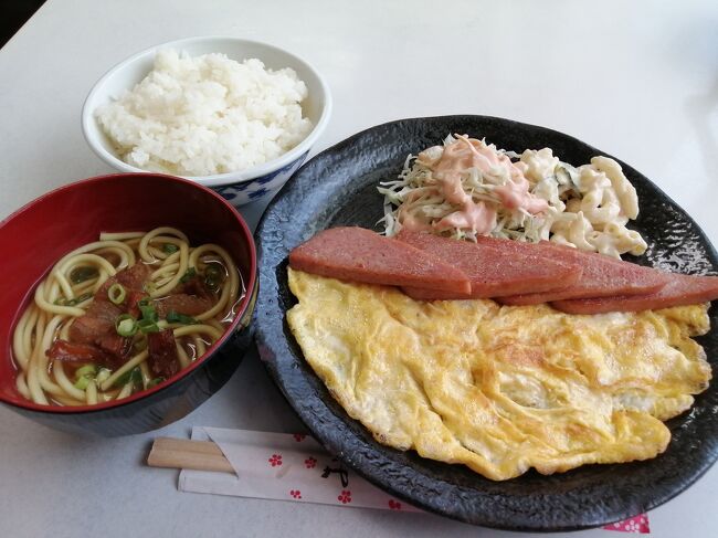別の日には「ポーク玉子」600円。<br />そばスープ付きの定食となります。うまい！<br />https://4travel.jp/dm_shisetsu_tips/14421120