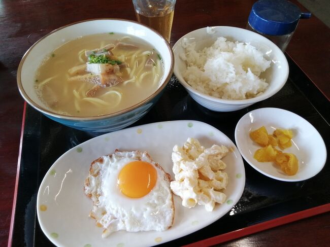「そば定食」650円。<br />この量です。おまけにコーヒーも無料。けど肝心の八重山そばがうまくなーい。<br />https://4travel.jp/dm_shisetsu_tips/14445052