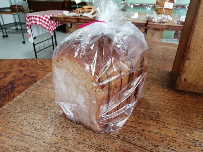 「黒糖ブレッド」410円。<br />ちょっとお高めですが、中にはくるみがゴロゴロ入っています。かなりうまい！<br />https://4travel.jp/dm_shisetsu_tips/14440457