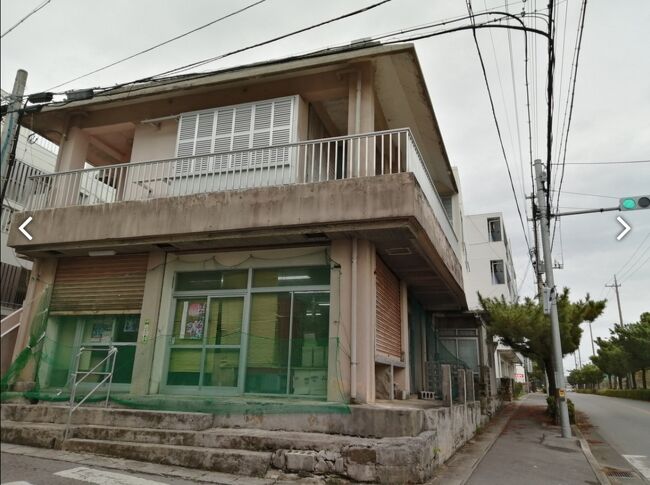 「フレッシュベーカリー」<br />看板なし、わかりにくい。