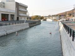 「土渕海峡」
川のように見えるけど
世界一狭い海峡としてギネス認定もされたれっきとした海峡らしい。
「ふーん、そうなんだ」としか言いようないけど…（笑）