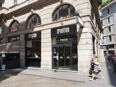 ルイーニが休みだったので同じくミラノで有名な老舗ピッツァ店SPONTINIへ　SPONTINIは1953年創業 ミラノを中心に20店舗以上構え、渋谷にも支店がある超人気店
