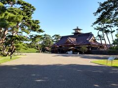 五稜郭公園は幕末の歴史の舞台になった所なので、歴史好きな方にとっても面白い所だと思います。