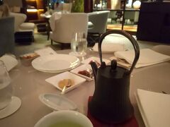 こちらは　
煎茶 『百年の春』
https://www.maruyamanori.com/netshop/jugetsudo/index.html
https://maruyamanori.net/sp/specialguest/backnumber/post-10.html

甘みがあってとっても美味しいお茶でした。