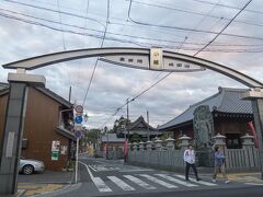 喜多院を出て少し歩くとそこは成田山でした（笑）
成田山川越別院。
千葉の成田山は、まだ行ったことないので行きたいと思ってたら、こんな形で…。
訪問はしませんでした。