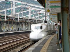 新山口駅を新幹線で出発。
まずは新下関を目指します。

新山口発8:38