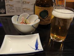 ホテルから歩いて5分程の所にあるお寿司屋さん。
小樽の地ビールで乾杯。