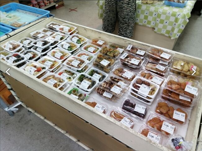 うほっ。<br />随時、担当の方が料理されたものが並びます。