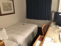 今夜のお宿はANAクラウンプラザホテル松山。

ちょっと古めかしさはあるけれども、まぁ、全然問題もなく、過ごしやすいホテルです。