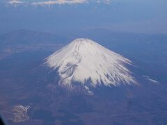 今回も綺麗な富士山でした。
冬はくっきり、スッキリで窓側に座った甲斐があります。
