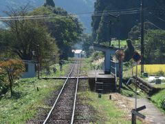 2021.10.03　関ゆき普通列車車内
ぽつんと棒駅。高速によって沿線の鉄道輸送はかなり厳しいのだろう。