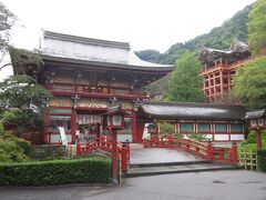 肥前鹿島駅から路線バスで祐徳稲荷神社へ。