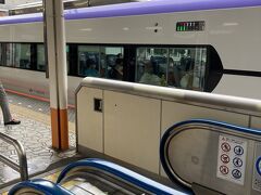 八王子駅で乗り換えです。
懐かしい「あずさ号」の車両で思わずパシャ。