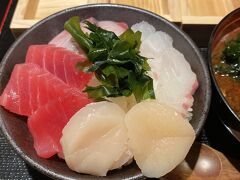 ホタテ、ハマチ、鮪、鯛にしました。醤油も種類がいろいろありました。