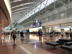 【第１日】
９時半頃、羽田空港第２ターミナルに到着。