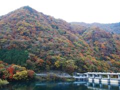 川俣ダムです。このあたりは瀬戸合峡と呼ばれる景勝地です。