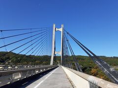 秩父公園橋を渡ります。
