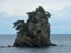 弁天岩は花崗岩のようです。