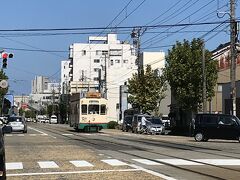 途中で見た路面電車