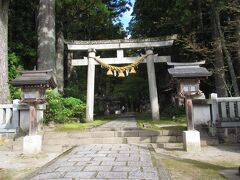 到着しました
雄山神社祈願殿です
雄山神社は３社あって街から近い順に
前立社壇、祈願殿、峰本社
こちらは立山アルペンルート手前の祈願殿です