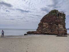 そして移動し、島根へ。

出雲大社へ行く前に稲佐の浜へ行き、お砂をいただきます。