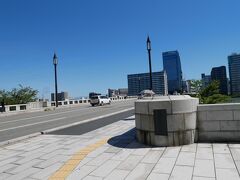 さて、万代橋を渡って駅方面に行く前に、手前のバスセンターに寄りましょう。