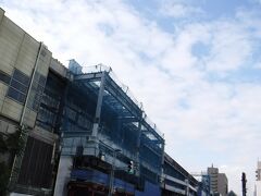 11月1日(月）9:00
ホテルサンルート札幌
をチェックアウトして
歩いて3分で
札幌駅北口前。
札幌駅北口は只今
新幹線のために
工事中です。