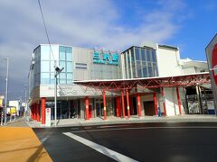 再び三沢駅に戻ってきました
三沢駅前交流プラザみーくるの
建物です