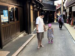 有馬温泉街は平日ということもあって本当にガラガラ。
閉まっているお店も結構多かったです。（土日は開店しているお店も多いそう）