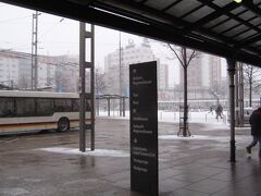 ザルツブルク駅に到着！早速街に繰り出します。もちろん大雪氷点下です！