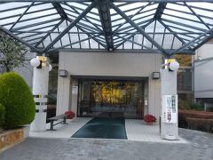 帰り道、足湯くらい・・とつれあいに頼んで昼神温泉に向かい、やっぱりお風呂入りたい！と阿智の里 ひるがみさんにやってきました。
ここ、かつて「年金保養センター」だった頃泊まったことがあります。