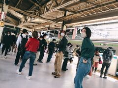 横浜駅から新横浜を目指します。