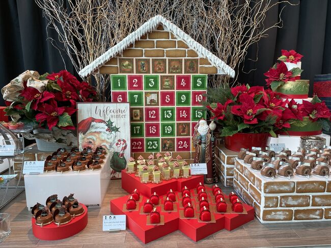 【レア品・クリスマス赤】ヒルトン系  ホテル  ノベルティ コンラッド東京 コンラッド東京、11月3日（金 ・ 祝）より「ラブ・クリスマス