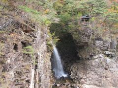 【1日目】続き

12:10 龍王峡での昼食後に、川治温泉に向かいました。